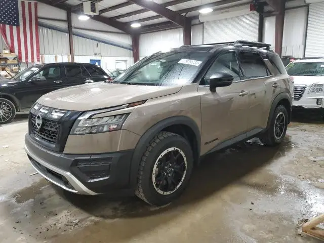 Nissan Pathfinder 2023г.