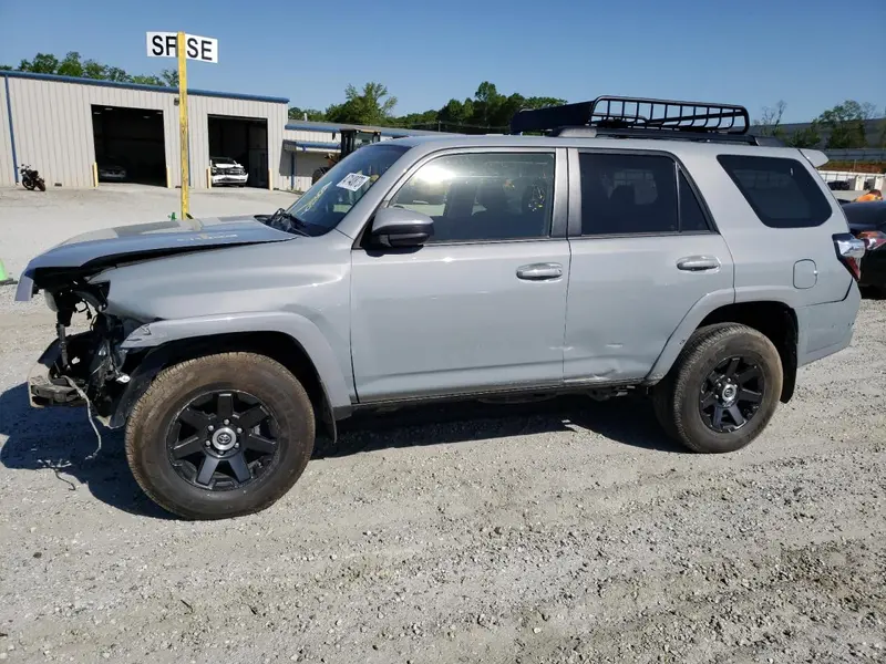 Toyota 4Runner 2021г.