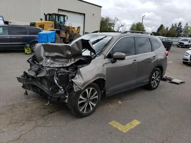 Subaru Forester 2019г.