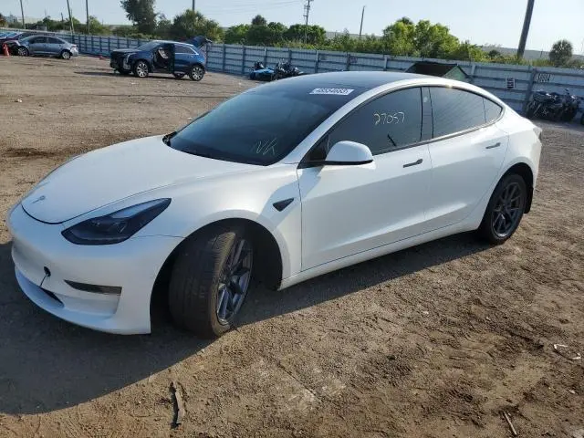 Tesla MODEL 3 2022г.