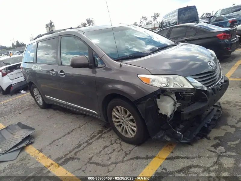 Toyota Sienna 2014г.