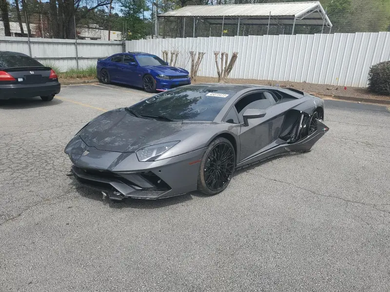 Lamborghini Aventador 2022г.