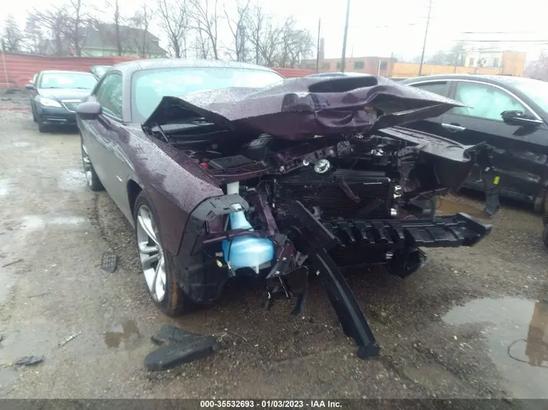 Dodge Challenger 2022г.