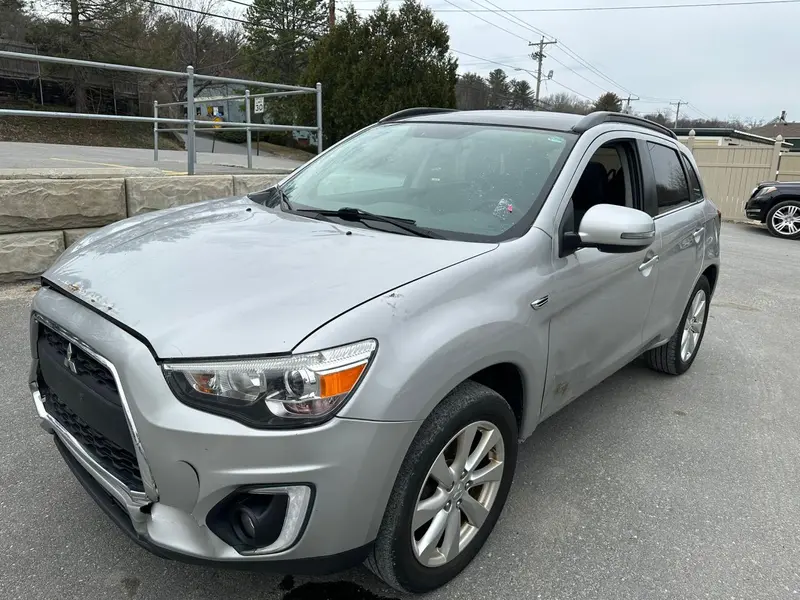 Mitsubishi Outlander 2015г.