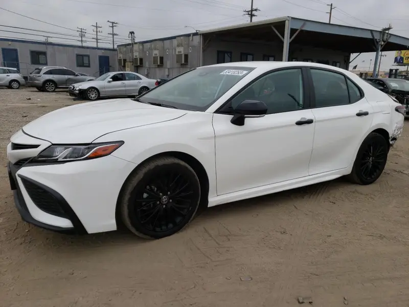 Toyota Camry Hybrid 2022г.