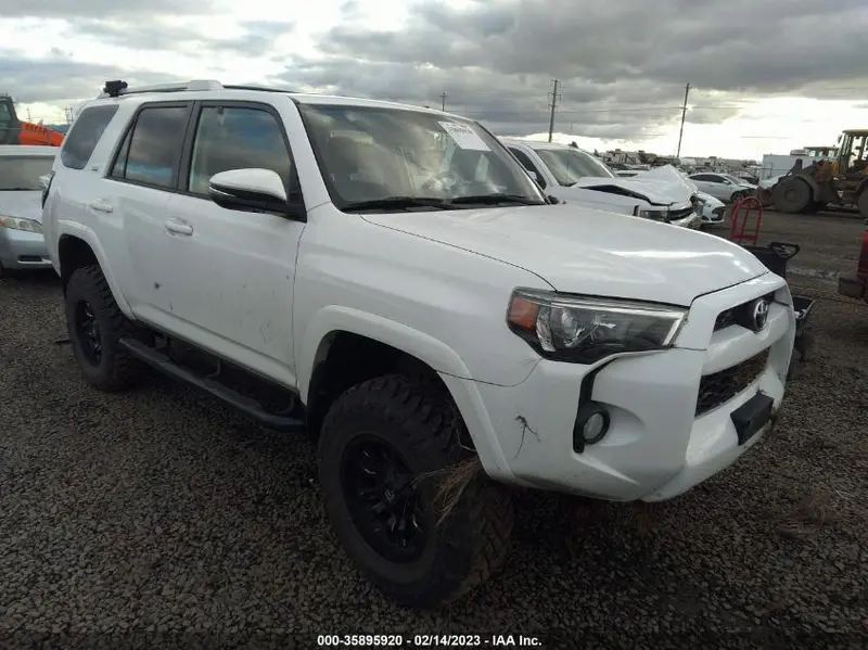 Toyota 4Runner 2016г.