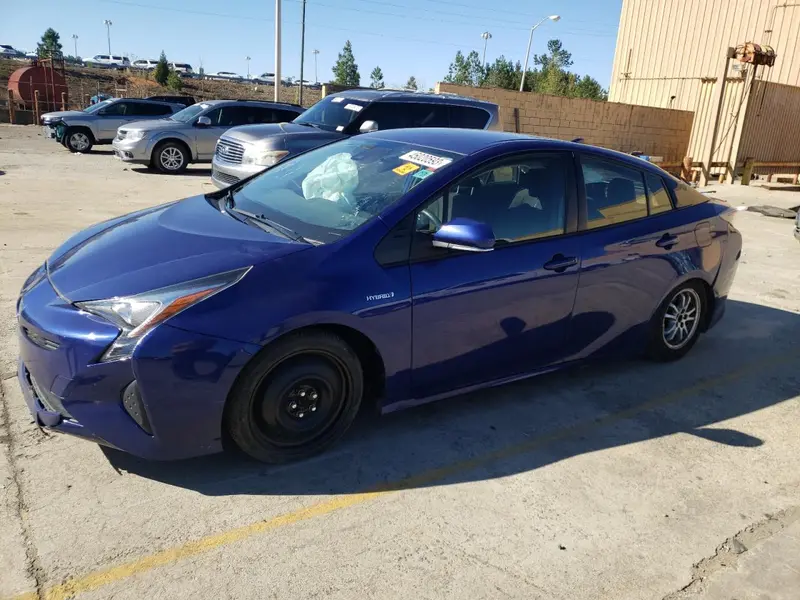 Toyota Prius 2017г.