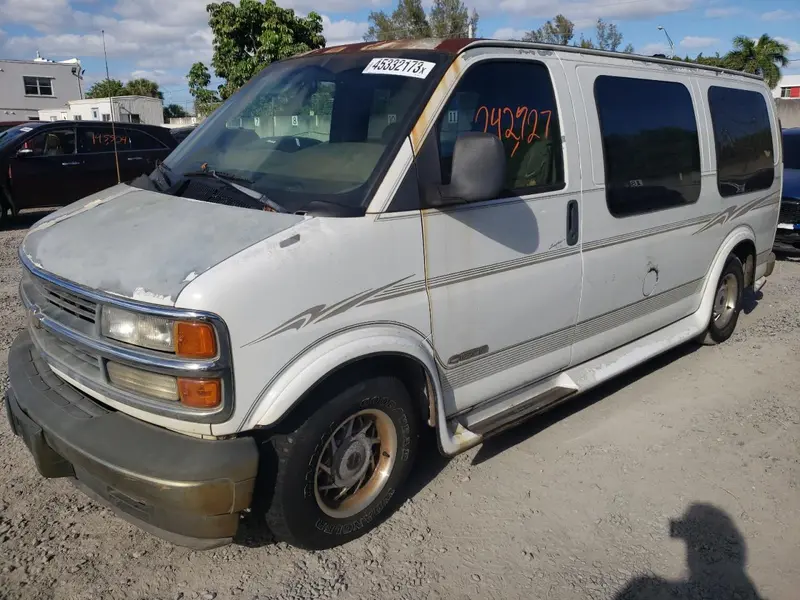 Chevrolet Express 2000г.