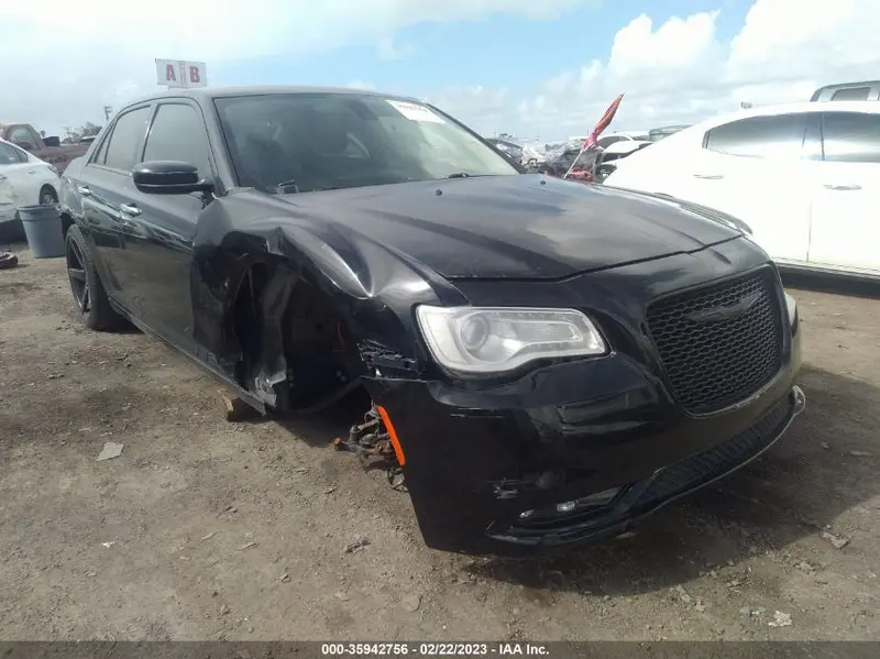 Chrysler 300 2015г.
