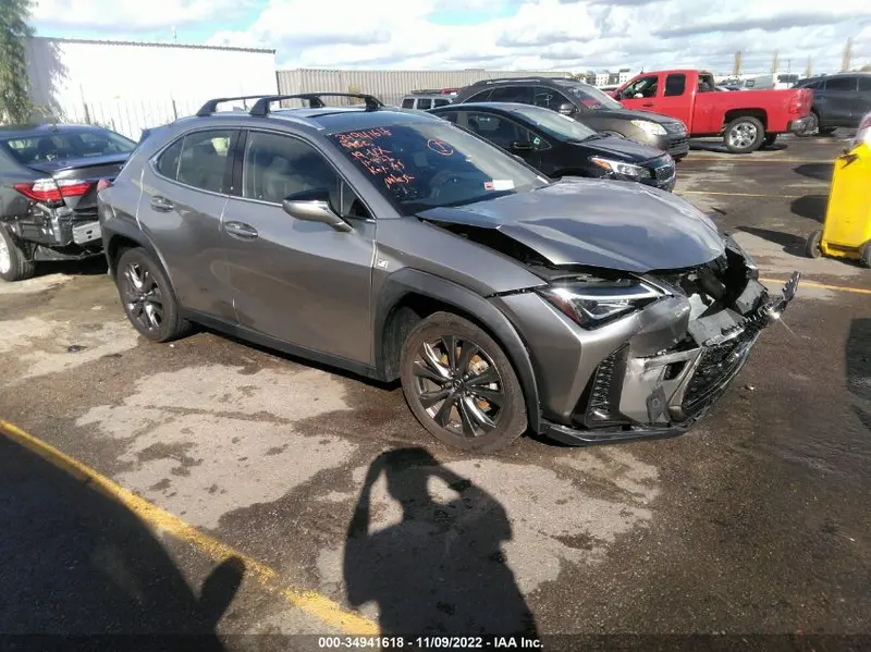 Lexus UX 200 2019г.