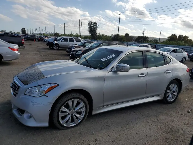 Infiniti M 2011г.