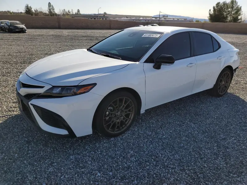 Toyota Camry Hybrid 2023г.