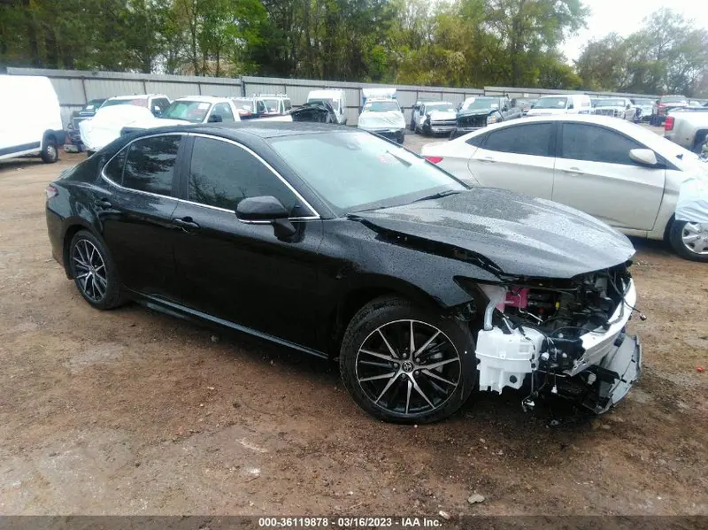 Toyota Camry Hybrid 2023г.