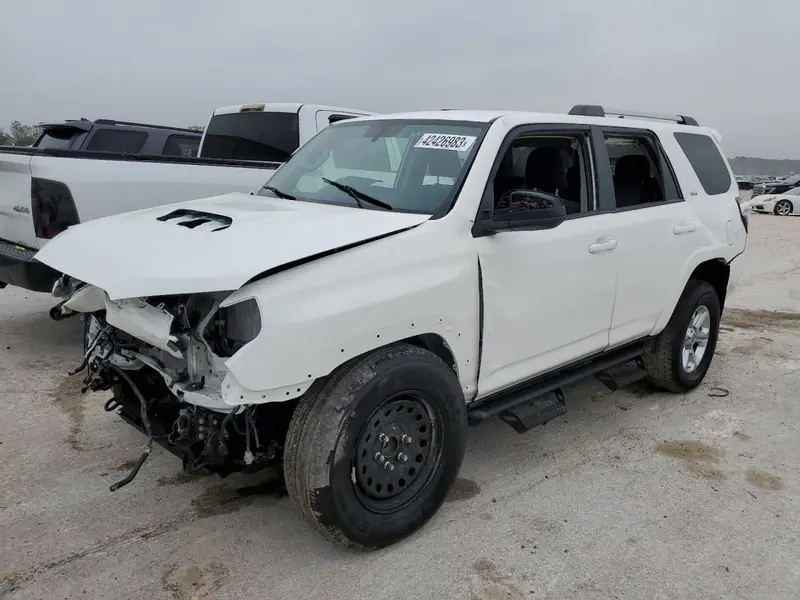 Toyota 4Runner 2022г.