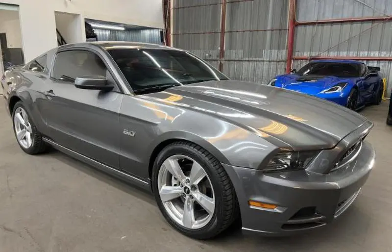 Ford Mustang 2013г.