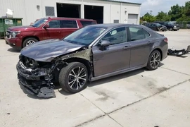 Toyota Camry 2020г.