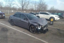 Hyundai Elantra 2023г.