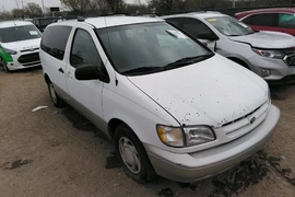 Toyota Sienna 2000г.