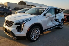 Cadillac XT4 2023г.