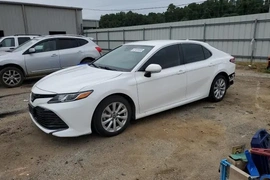 Toyota Camry 2019г.