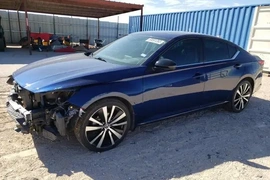 Nissan Altima 2020г.