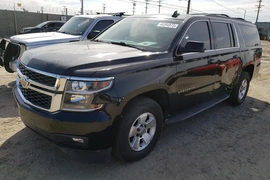Chevrolet Suburban 2015г.