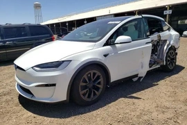 Tesla MODEL X 2022г.