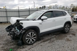 Volkswagen Taos 2022г.