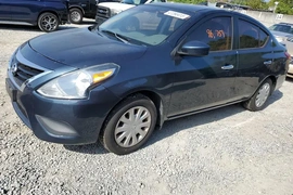 Nissan Versa 2015г.