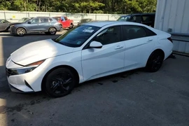 Hyundai Elantra 2023г.