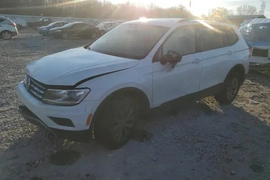Volkswagen Tiguan 2020г.
