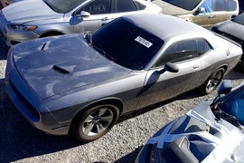 Dodge Challenger 2015г.