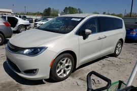Chrysler Pacifica 2017г.