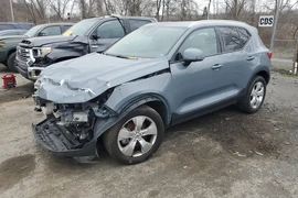 Volvo XC40 2022г.
