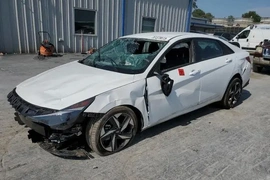 Hyundai Elantra 2023г.