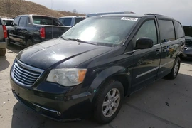 Chrysler Town & Country 2012г.