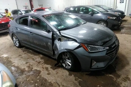 Hyundai Elantra 2019г.