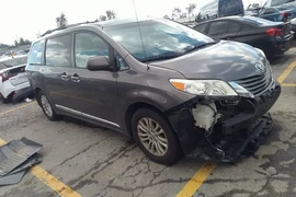 Toyota Sienna 2014г.