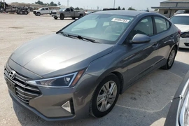 Hyundai Elantra 2019г.