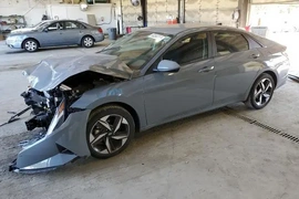 Hyundai Elantra 2023г.