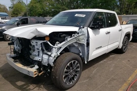 Toyota Tundra 2023г.