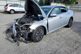 Nissan Altima 2023г.