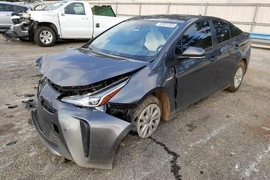 Toyota Prius 2022г.