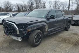 Toyota Tundra 2022г.