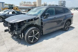 Toyota Highlander 2022г.