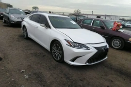 Lexus ES 300h 2020г.