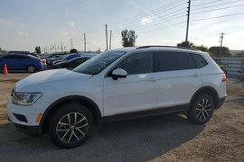 Volkswagen Tiguan 2021г.