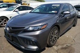 Toyota Camry 2021г.