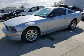 Ford Mustang 2005г.