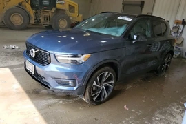 Volvo XC40 2022г.